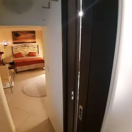 Olimpia House - Station