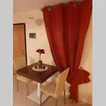 Olimpia House - Station Apartamento
