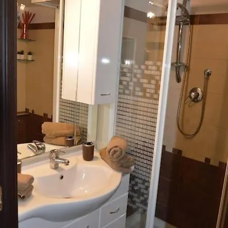 Olimpia House - Station *