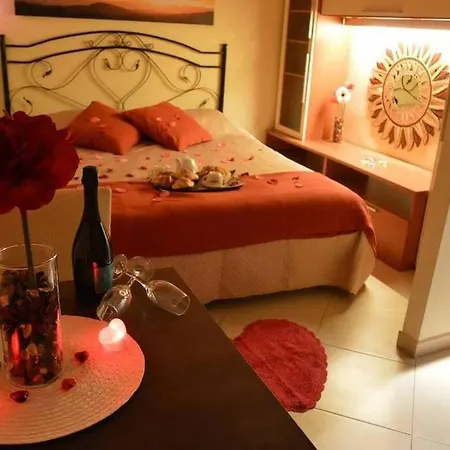 Olimpia House - Station Барі