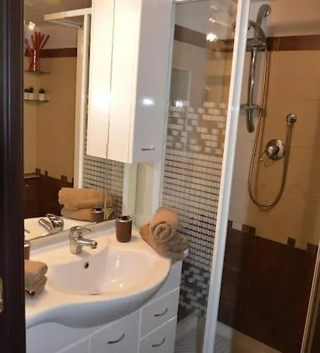 Olimpia House - Station *